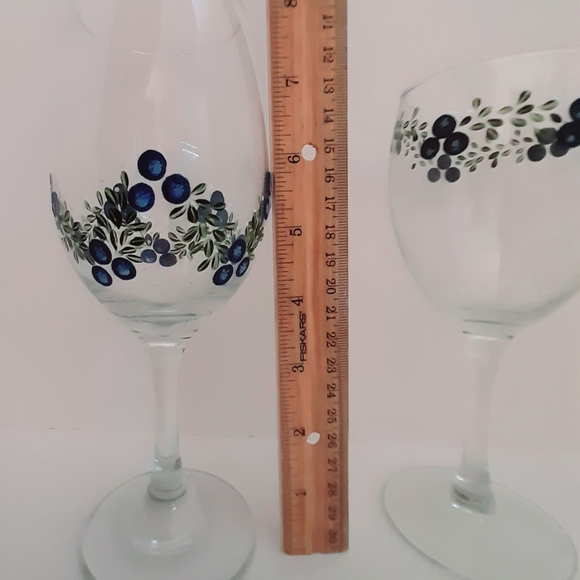 Hand Painted Blueberry Fruits Wine Glasses - Picture 5 of 6